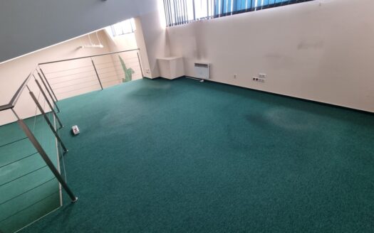 Lokal biurowy z antresolą