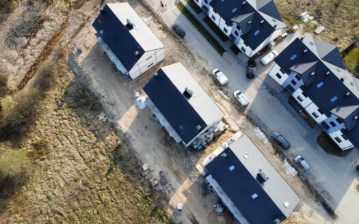 Dom w centrum Bojana. 5 pokoi, garaż.