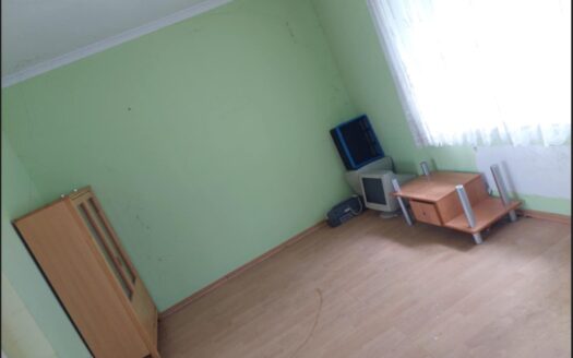 Duży dom z pomieszczeniami gospodarczymi 2000m