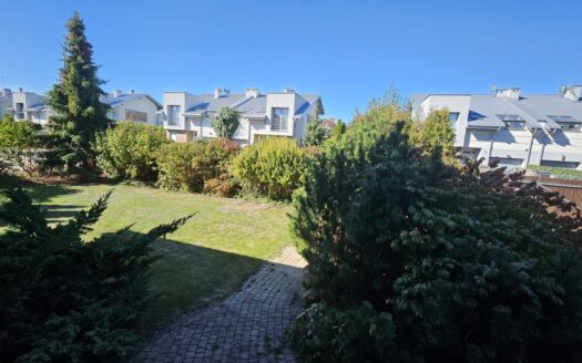 Przepiękny dom z ogrodem. Bezpośrednio.