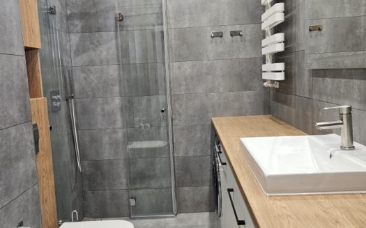 Apartament 3 pokoje z loggią w Hanza Tower