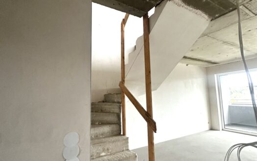 Dwupoziomowy apartament z tarasem – Platanove