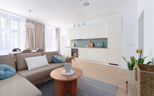 3 pok. po gen. remoncie, pokój kąpielowy, pralnia