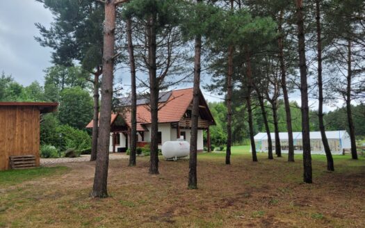 Gotowy biznes: 1,5ha: staw + 2 domki 35m2 + dom