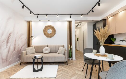 Apartament z ogródkiem, Garaż na 2 auta, Komórka