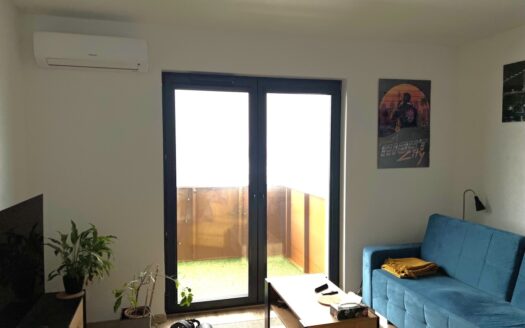 Apartament 2-pok.,osobna kuchnia-stan bardzo dobry