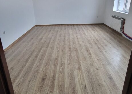 DOM W CENTURUM SZCZUCZYNA