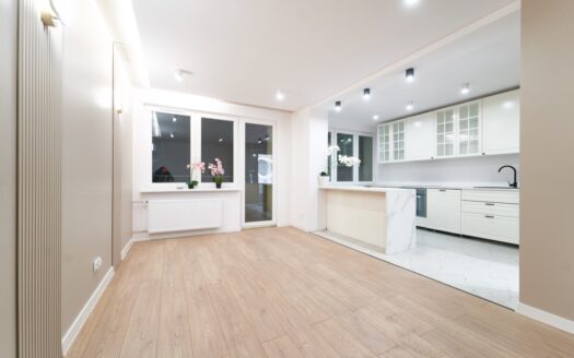 TOP lokalizacja! 2pok przy spodku! Po remoncie!