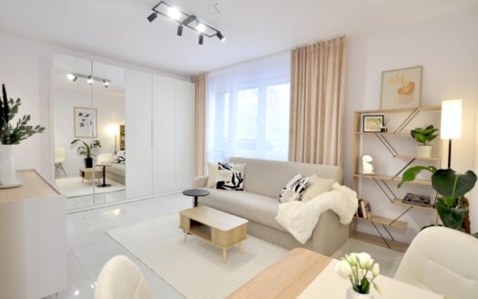 Apartament | 1 Piętro | Balkon | Prywatny Parking