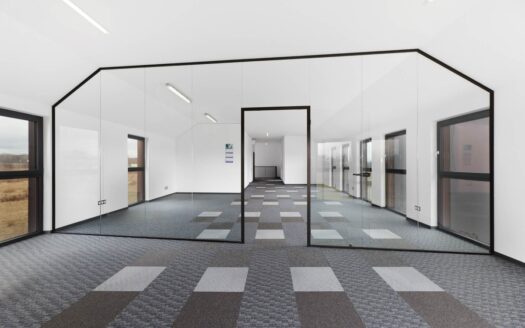 Budynek wolnostojący 280m2 Półłanki do Wynajęcia