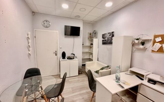 BIURO 12 mkw. ul. Bartycka róg Czerniakowskiej