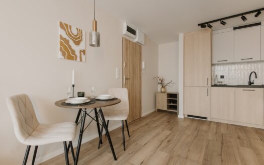 2 pok, 35m2, Krzyki, Sky Tower, balkon, winda