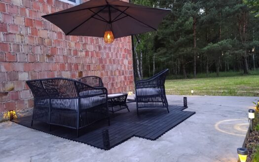 Dom piętrowy z dużą przestronną działką SPRZEDAM