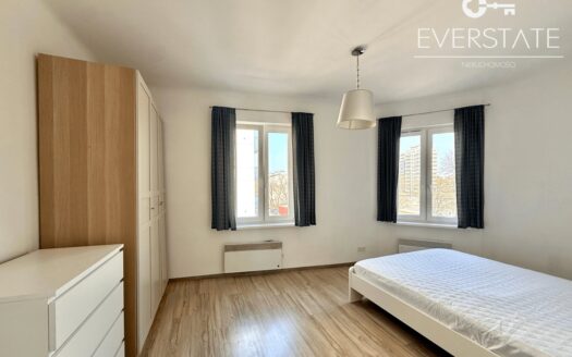 2 pokoje w przedwojennej kamienicy!