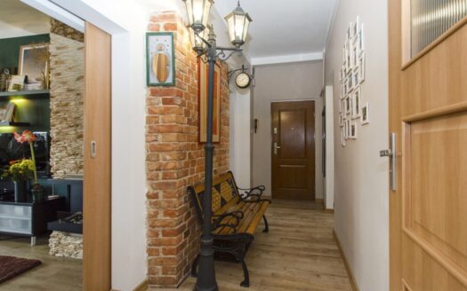 Słoneczne w klimatycznej kamienicy i sercu Gdyni