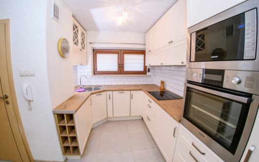 Przestronne mieszkanie z ogródkiem