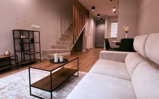 Piękny nowy wykończony segment w super lokalizacji