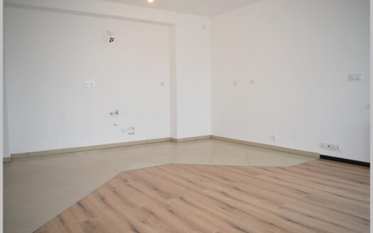 PIERWSZE PIĘTRO W BUDYNKU WIELORODZINNYM.