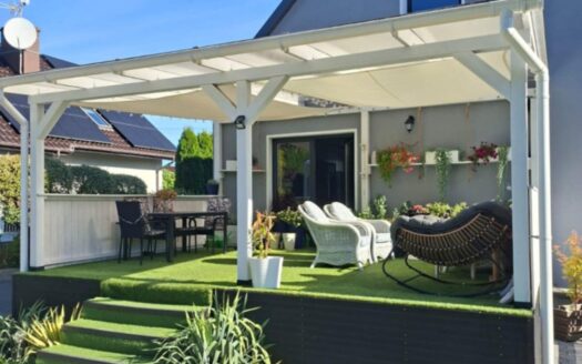 kameralny dom z bajkowym ogrodem