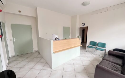 Lokal 64 m2 plus rejestracja pod gabinety medyczne