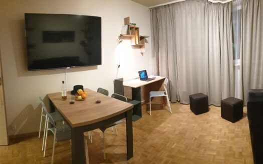 Trzy pokoje, Bielany, Wrzeciono, Metro-Wawrzyszew.