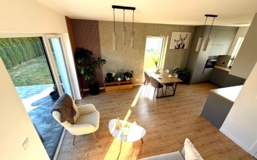 Nowy wykończony dom, Łąka – 10 km od centrum