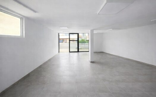 Handlowo Usługi Czerniakowska róg Bartyckiej 60 m2