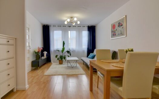 Świetny rozkład – dużo okien – balkon – wanna