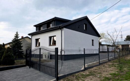 Energooszczędny dom z budynkami gospodarczymi