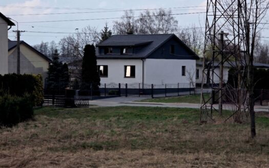 Energooszczędny dom z budynkami gospodarczymi