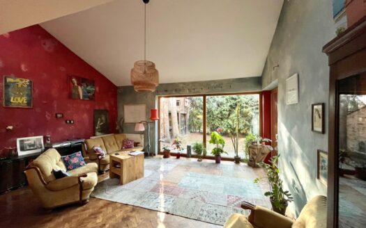 Dom z ogrodem-Saska Kępa, Algierska-Bezpośrednio