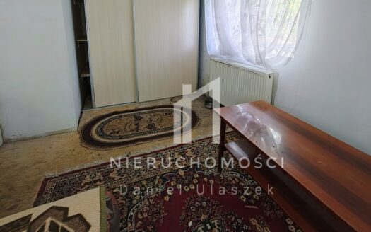 DOM W MIEJSCOWOŚCI FOLUSZ