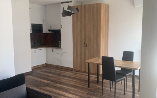 Szeregówka | 3 kawalerki | udok. 6700 zł | netto