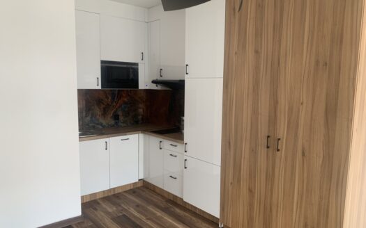 Szeregówka | 3 kawalerki | udok. 6700 zł | netto