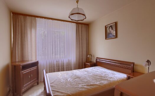 3 pokoje kuchnia duży balkon. Blok pośród drzew