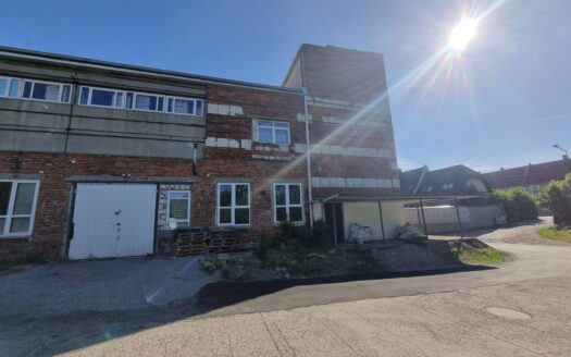 Sprzedam hale, magazyny, lokale biurowe 12815 m2
