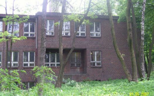Budynek administracyjny ok. 4000 m² + działka