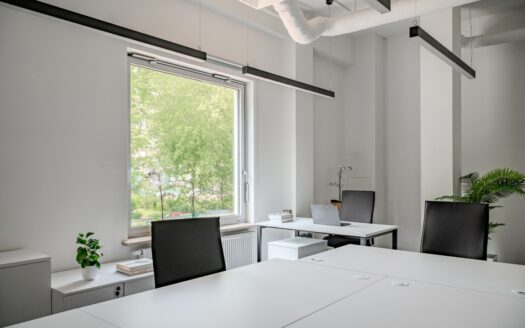 70 mkw – kameralne biuro – open space+ salka konf