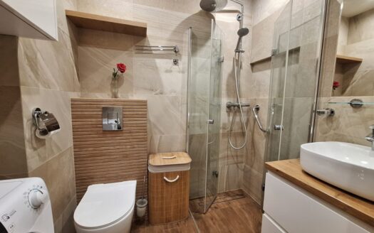 2 POKOJE | 30 m² – 2 PIĘTRO ul. AL. MŁODYCH 17