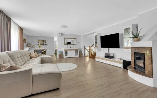 Dom 400 m² z potencjałem dla rodziny lub firmy