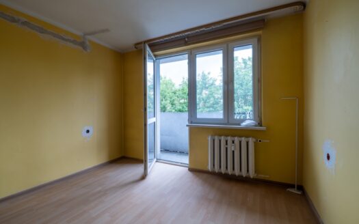 2 pokoje z możliwością przerobienia na 3 z balkonem