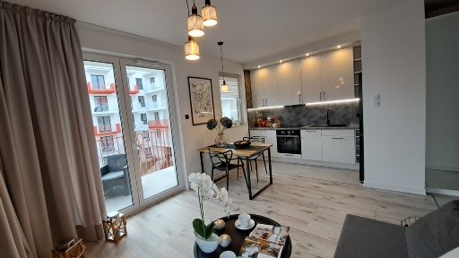 PIĘKNY APARTAMENT NA OS. ŻYCZLIWA PRAGA