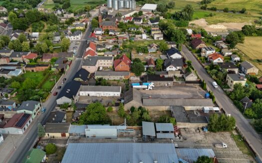 | Dom z dużą działką 1400 m² w centrum Kiszkowa |